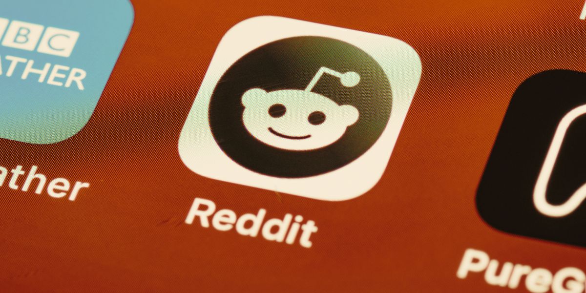 Reddit Revolutionizes Ad Creation with AI-powered Copywriting Assistant